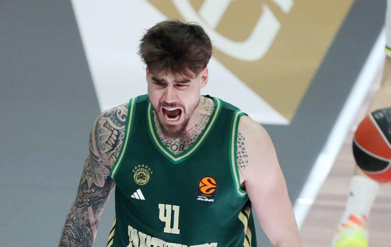 Ο λόγος που ο Αταμάν… έδιωξε νύχτα τον Χολμς - Βρήκε ήδη τον αντικαταστάτη