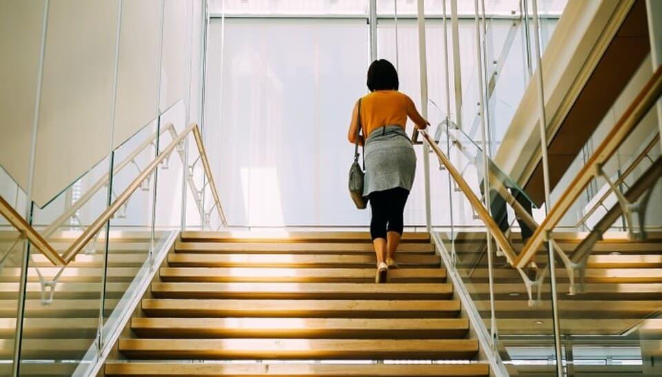 Λαχανιάζετε όταν ανεβαίνετε σκάλες; Πότε μπορεί να δείχνει ότι η καρδιά σας κινδυνεύει 1 3760669