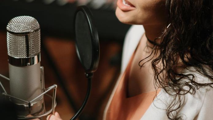 Χωρισμός για πασίγνωστη Ελληνίδα τραγουδίστρια -  Νο1 το τραγούδι της τώρα!