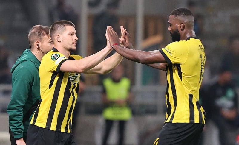 Ο Πιερό στο στόχαστρο του Ερυθρού Αστέρα