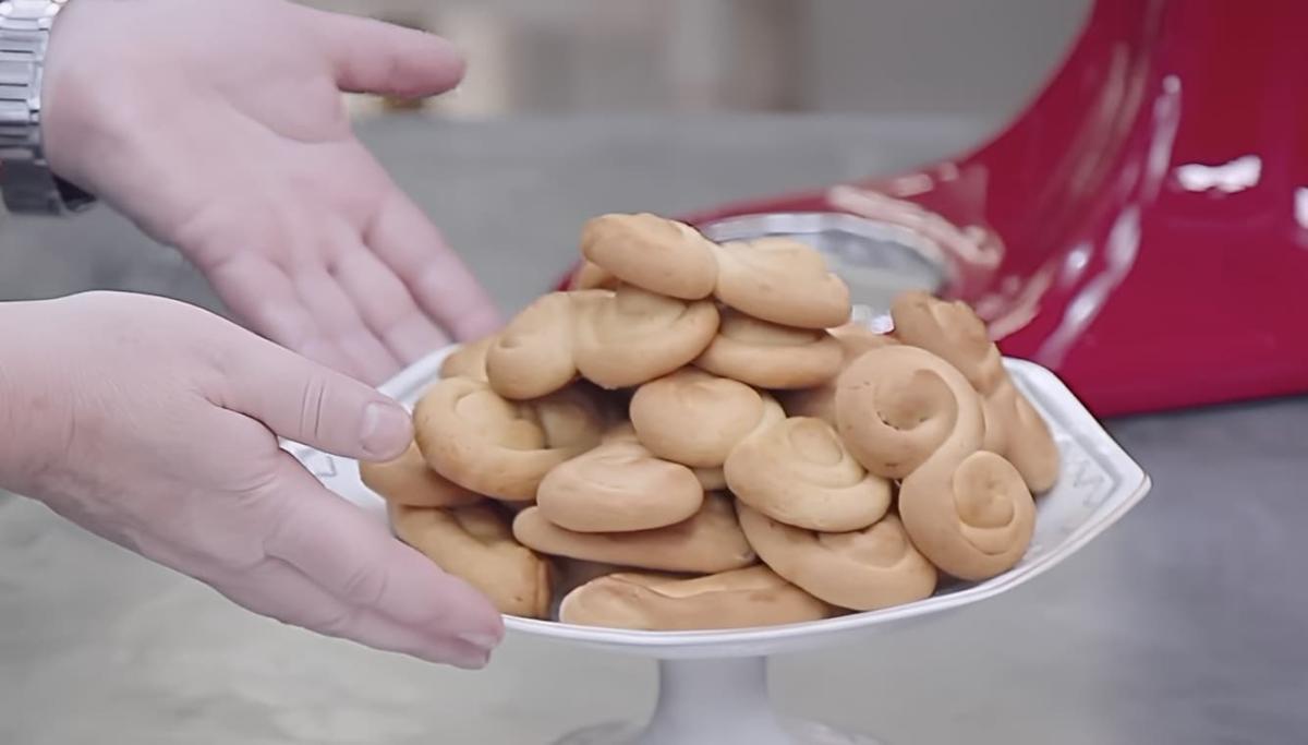 Χαμός με τα πασχαλινά κουλουράκια της Αργυρώς: Έδωσε για 1η φορά τη συνταγή και όλες τα φτιάχνουν σαν …τρελές 1 1 60