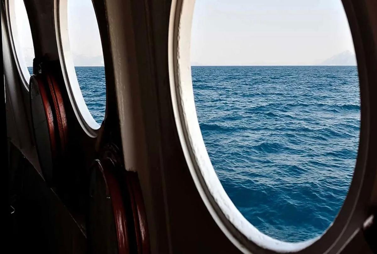 Mόνο ένας στους δέκα ξέρει γιατί τα παράθυρα στα πλοία είναι στρόγγυλα και είναι αδύνατον να το μαντέψεις 1 stigmiotypo othonis 2025 09 14 03.38.15