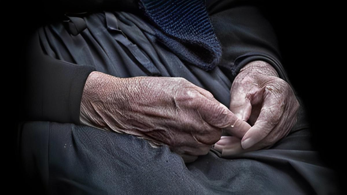 Ένας γιος πήγε τη μητέρα του σε ένα γηροκομείο, όπου την επισκεπτόταν κατά διαστήματα 2 444 44