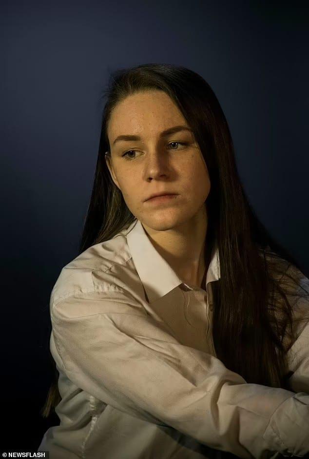 Περπατούσε στον δρόμο, σκόνταψε και πέθανε: Θρήνος για 24χρονη – Το σοκαpιστικό βίντεο με τη στιγμή που πέφτει νεκpή 8 90378769 13915833 image a 1 1727887636116