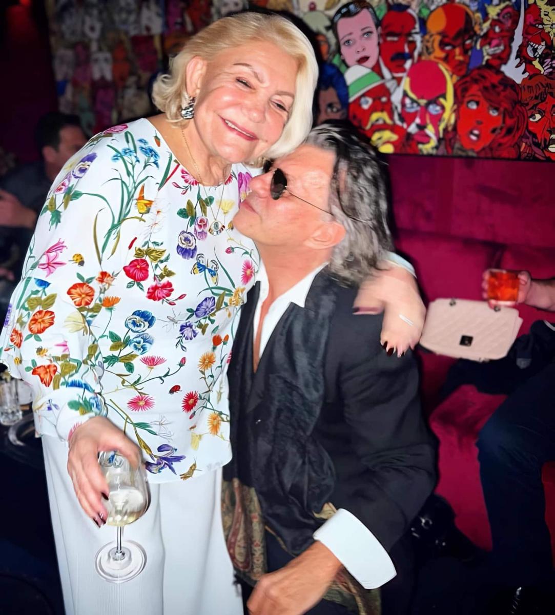 Ηλίας Ψινάκης για Μαρινέλλα: «Έφυγες πριν δύο χρόνια, όρθια, τραγουδώντας στο κοινό σου – Ένα επικό φινάλε που θα το ζήλευε κάθε Diva» 2 659593606 18566078605011645 3907176931607269187 n