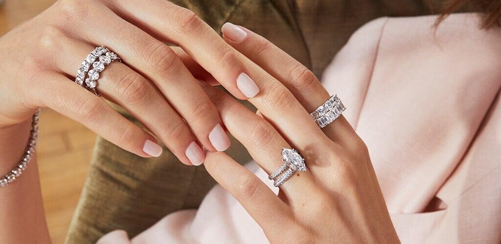 Τι σημαίνει να φοράς δαχτυλίδι στο δεξί χέρι 3 hands 1