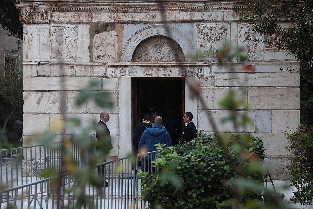 «Ήσουν για εκείνον…» Το στεφάνι που ξεχώρισε στην κηδεία της Μαρινέλλας – Όλοι σχολίαζαν το ίδιο 3 mitropoli