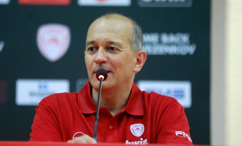 Δίπλα στον Ολυμπιακό ο Γ. Αγγελόπουλος - Παρών στο ματς με Βιλερμπάν