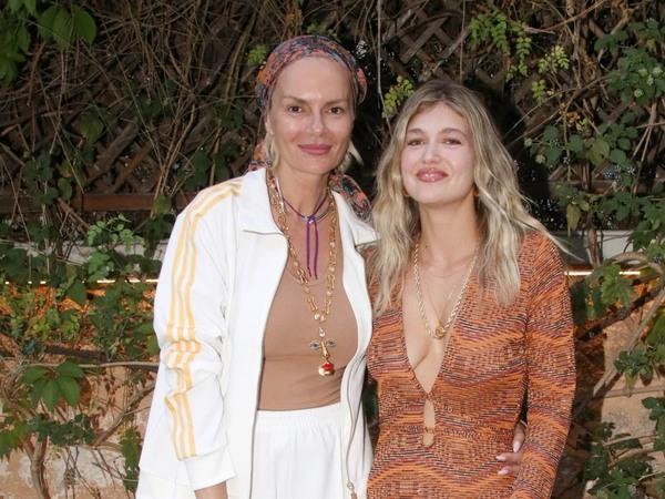 16 χρόνια γεμάτα επιτυχίες και κοινή πορεία φτάνουν στο τέλος τους. Η Κλέλια Ανδριολάτου και η Έλενα Χριστοπούλου ακολουθούν χωριστούς δρόμους