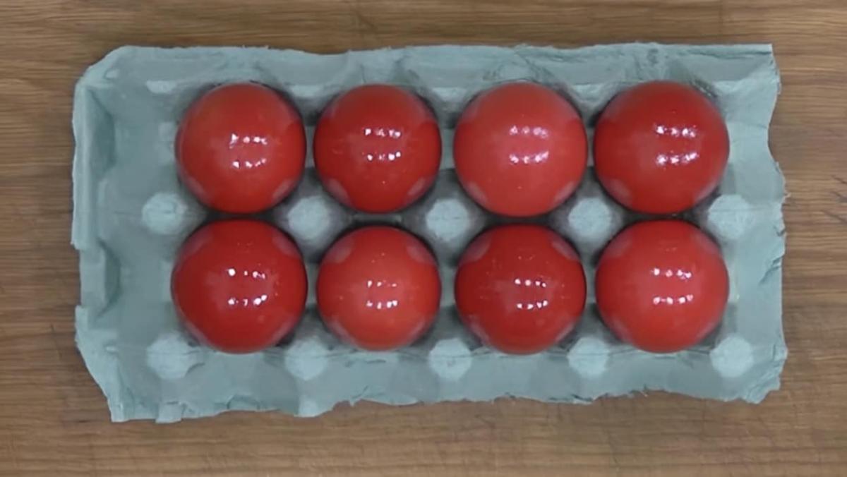 Πετρετζίκης: Έτσι θα βάψεις τέλεια κόκκινα αυγά, χωρίς «νερά», που δεν ξεβάφουν και χωρίς να σπάσει ούτε 1 – Πόσων ημερών πρέπει να ‘ναι 1 2026 04 04 15.50.56