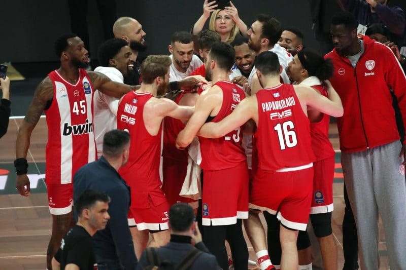 Εκτός με Μύκονο και ο Φουρνιέ - Με ενδεκάδα ο Ολυμπιακός