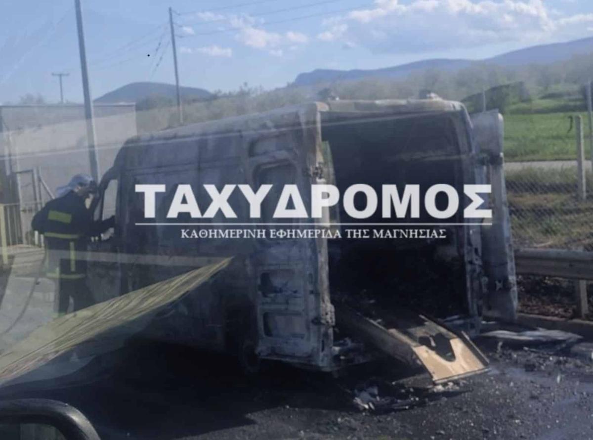 Βόλος: Φωτιά σε εν κινήσει ασθενοφόρο, μετέφερε 12χρονο παιδί στην Αθήνα 1 2026 04 06 20.05.26