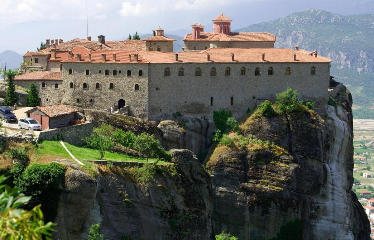 Γυναίκα έπεσε από το βράχο της μονής του Αγίου Στεφάνου στα Μετέωρα 2 2026 04 07 14.15.14