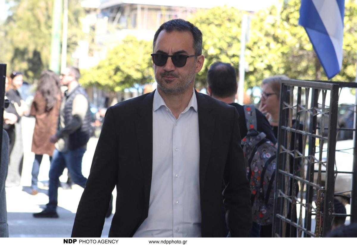 Θεανώ Φωτίου: Συντετριμμένη στην κηδεία του γιου της – Με δάκρυα στα μάτια ο 17χρονος γιος του Βασίλη Ρίζου 8 img 9355 scaled