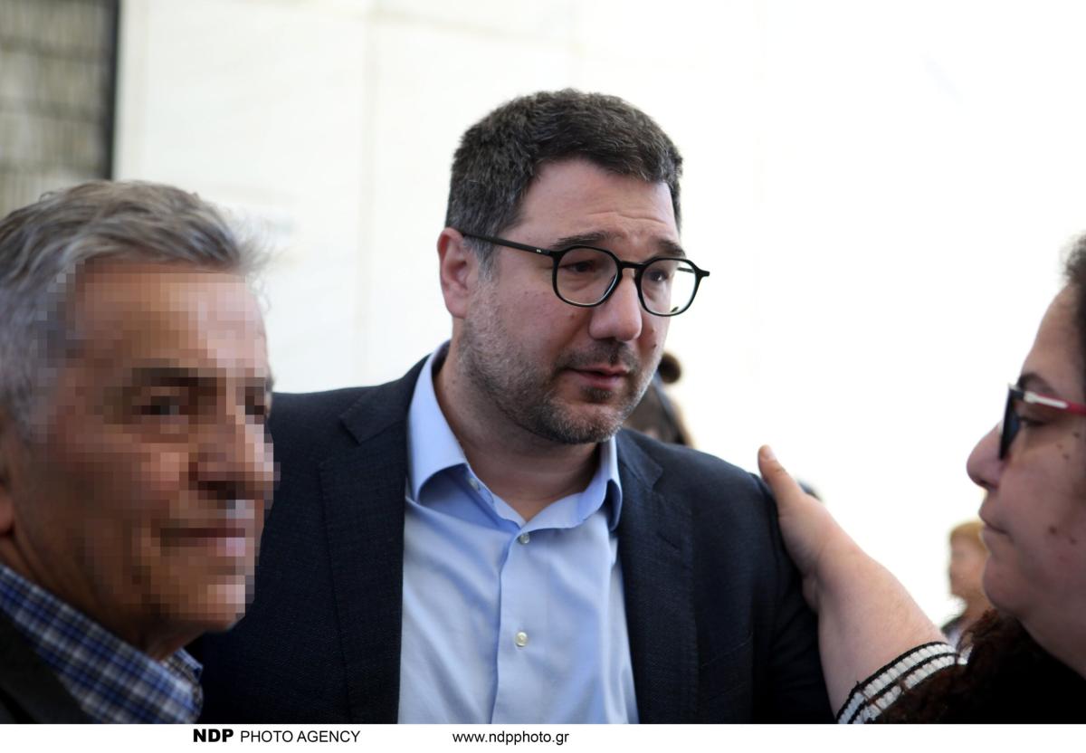 Θεανώ Φωτίου: Συντετριμμένη στην κηδεία του γιου της – Με δάκρυα στα μάτια ο 17χρονος γιος του Βασίλη Ρίζου 13 img 9361 scaled