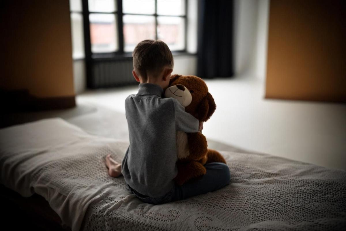 Συνελήφθη μητέρα που άφησε μόνα τα δύο ανήλικα παιδιά της – Βρέθηκε υπό την επήρεια αλκοόλ 1