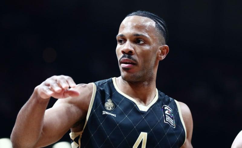 Χαλάει κλεισμένη μεταγραφή Ολυμπιακού - Δυνατά για τον Μάικ με 40% τρίποντο