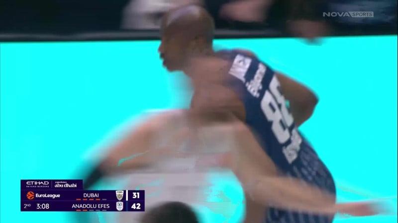 Μαγική στιγμή: Λόιντ ύψωσε και Κάι Τζόουνς κάρφωσε (ΒΙΝΤΕΟ)