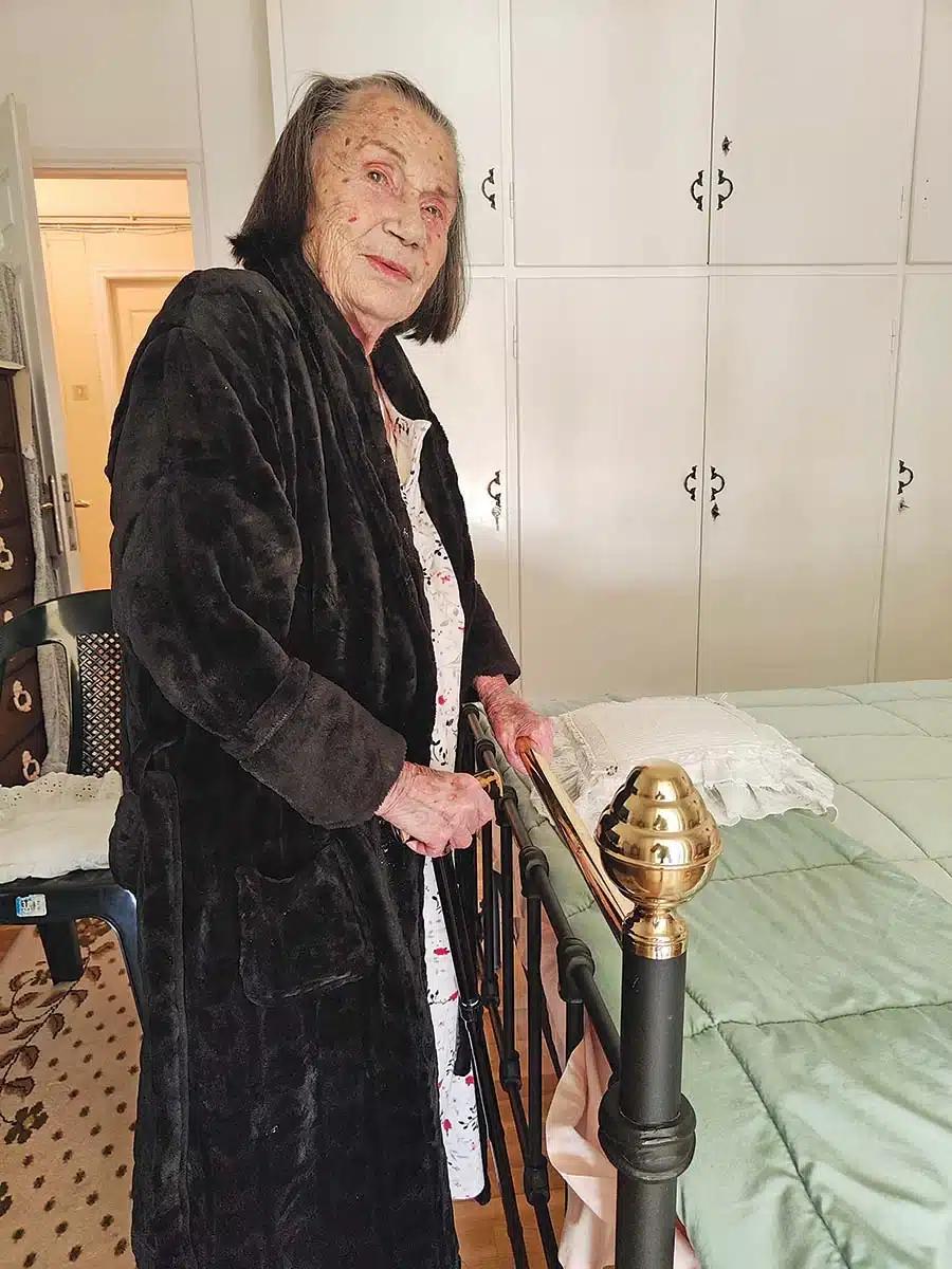 Τυφλή και ξεχασμένη από τους συναδέλφους της ζει τα τελευταία χρόνια η γνωστή Ελληνίδα ηθοποιός 9 mpatista180454.jpg