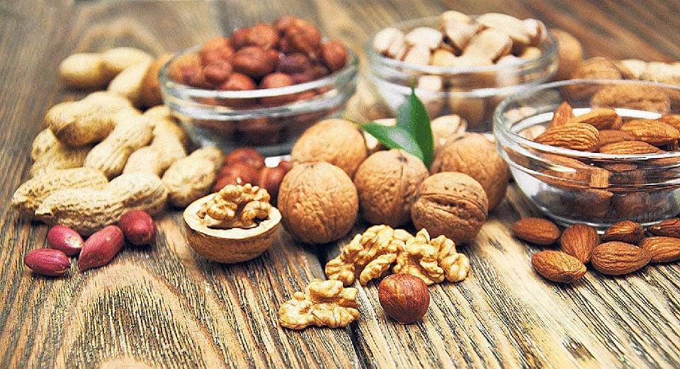 sporoi k ksiroi karpoi giati prepei na tous mouliazoume ingolden.gr nuts 960