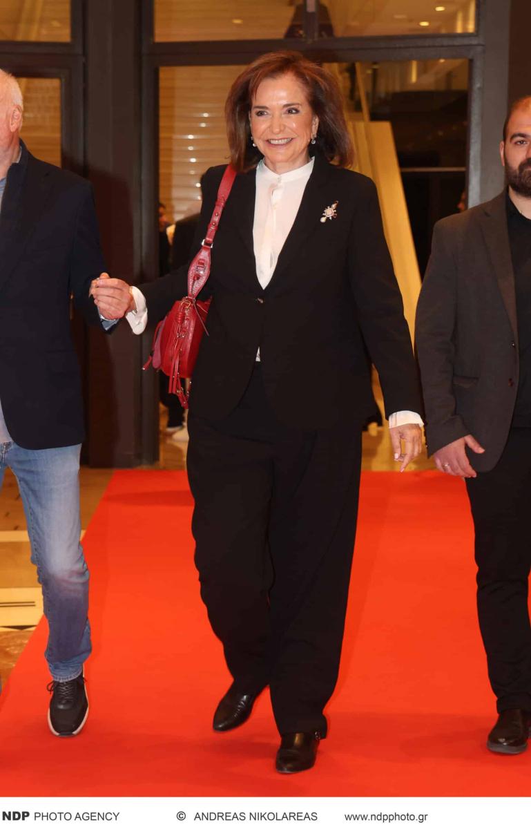 Ντόρα Μπακογιάννη: «Και τι προτείνετε τώρα που έχω παιδί αγνώστου πατρός; Να το καταπιώ;» – Η άγνωστη ιστορία από την περίοδο που ήταν έγκυος 1 1 19 scaled