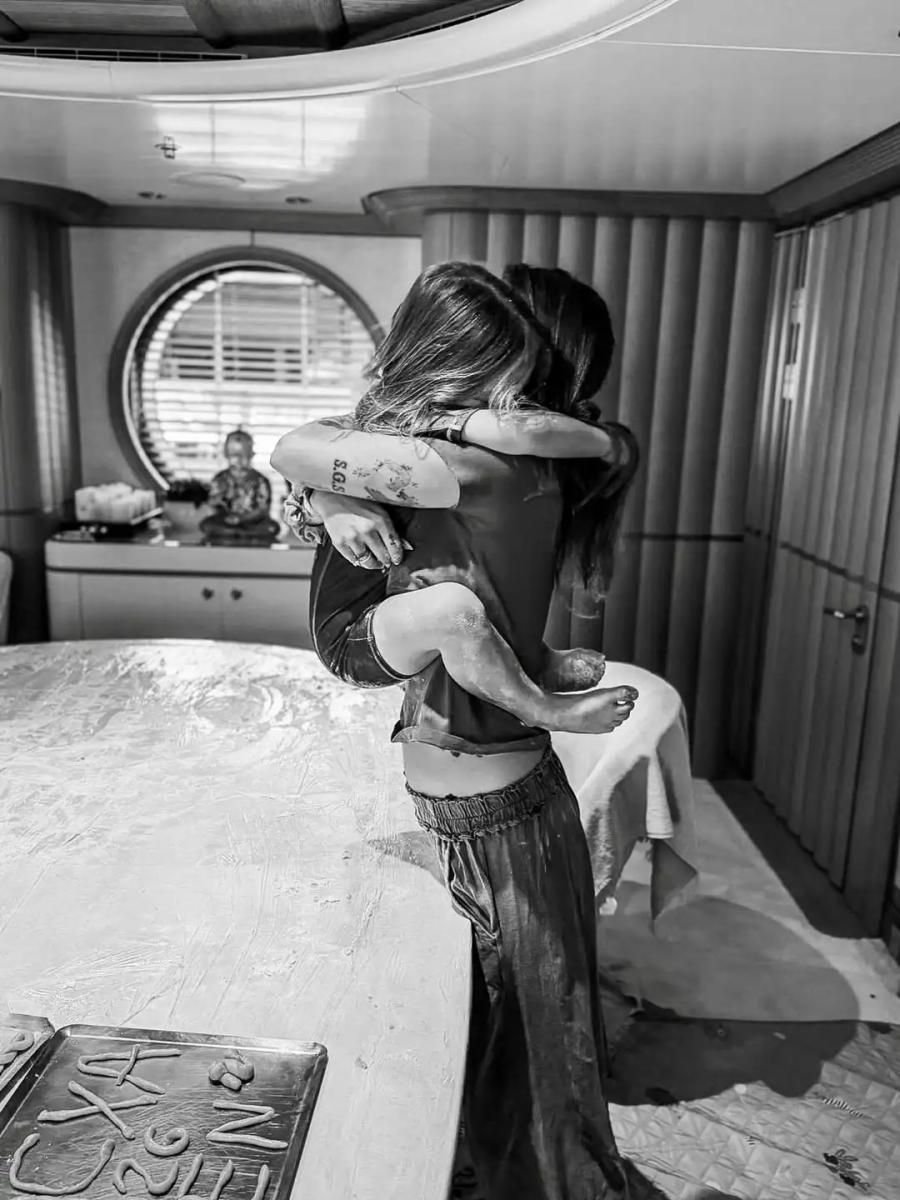 Εριέττα Κούρκουλου: Οι φωτογραφίες από το Πάσχα στην Κέρκυρα με τα παιδιά της 1 erietta kourtkoulou 6