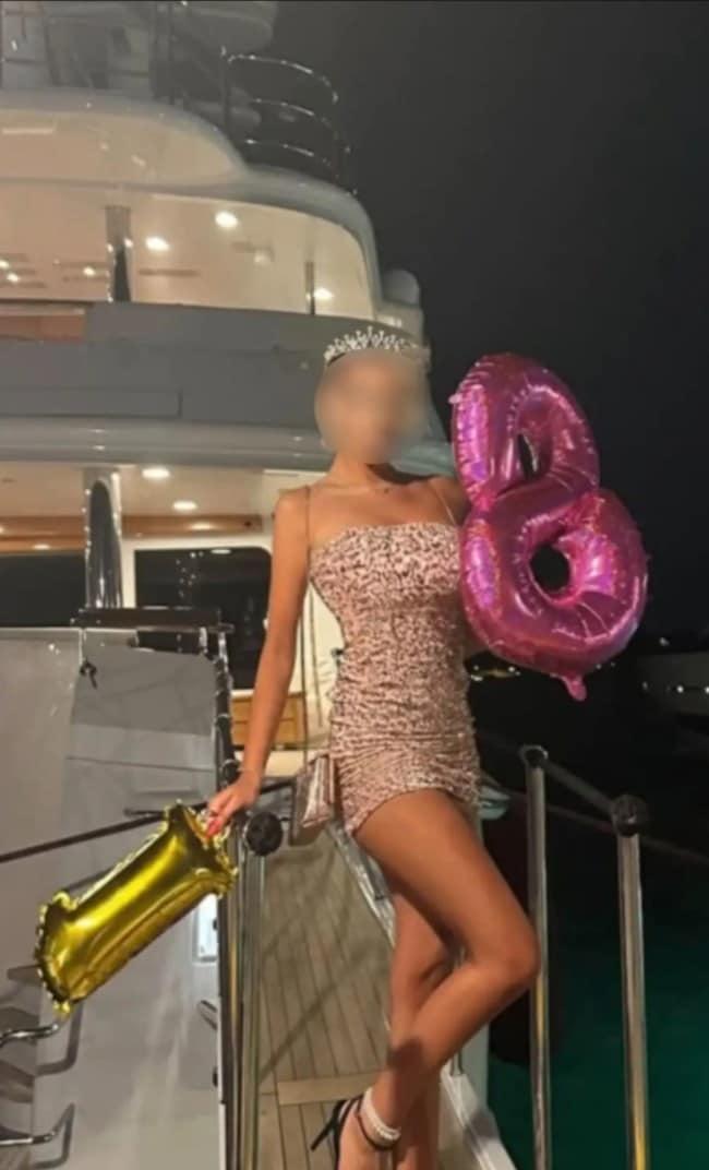 Θρίλερ στο Αργοστόλι: Η Μυρτώ «έσβησε» στην πλατεία! Η ύποπτη συνάντηση με τους τοξικομανείς και το σκοτεινό μυστικό που κρύβει ο θάνατος της 19χρονης 1 b85859af43334896972e76df07909c7f