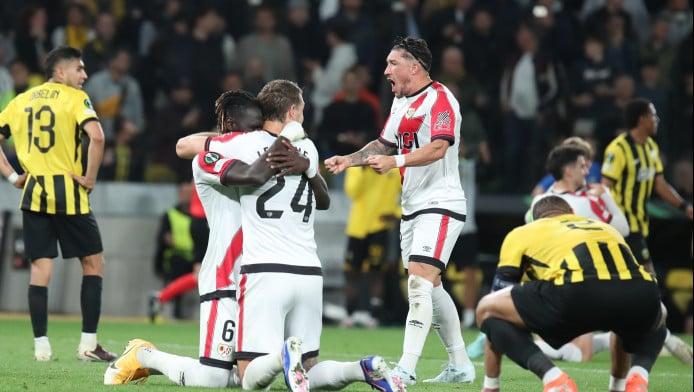 ΣΕΒΑΣΜΟΣ: Απίθανο τι έκαναν οι παίκτες της Ράγιο στη Νέα Φιλαδέλφεια! (Vid)