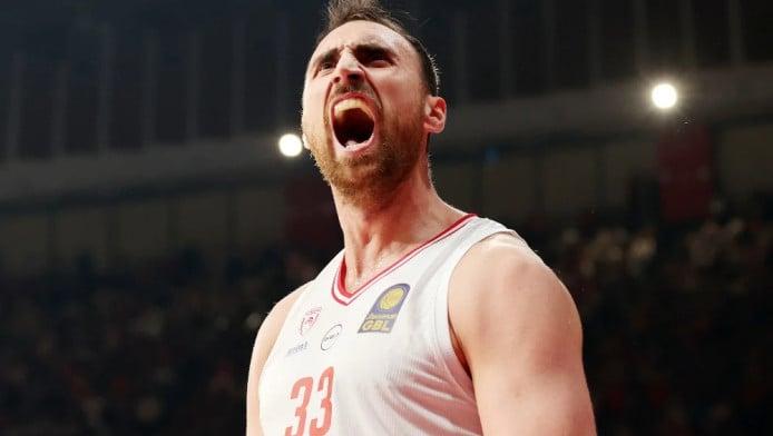 Μιλουτίνοφ: