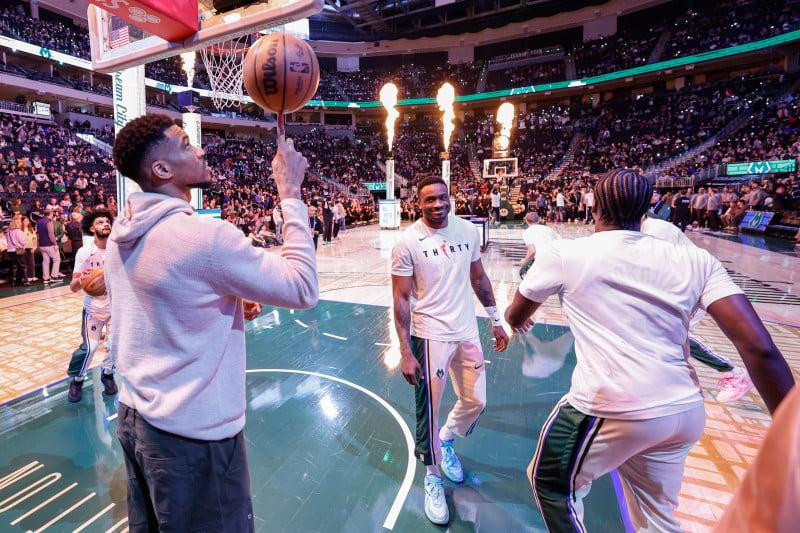 Super 3 για Antetokoumbros: "Πρέπει όλη η Ευρώπη να παραμιλά"