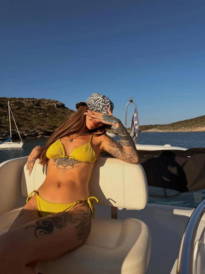 Έφερε το καλοκαίρι: Απίθανο κορμί μετά τη γέννα η Μπέριλ ΜακΚίσικ με μαγιό!