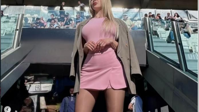 Προκλητική αθλητική δημοσιογράφος - Σάλος με φωτογραφία στο μπάνιο της!