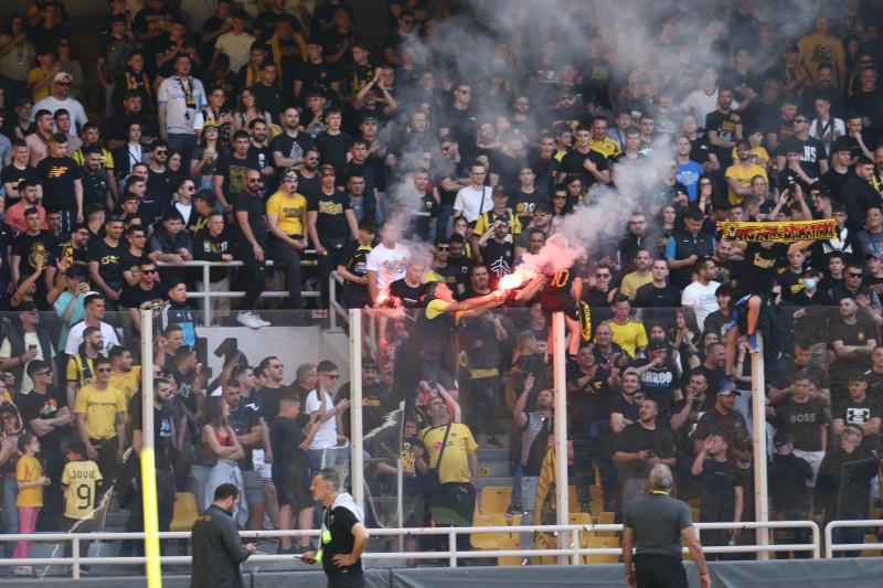 Τρέλα στην ΑΕΚ για το πρωτάθλημα - Προπόνηση με 10.000 οπαδούς! (ΦΩΤΟ)