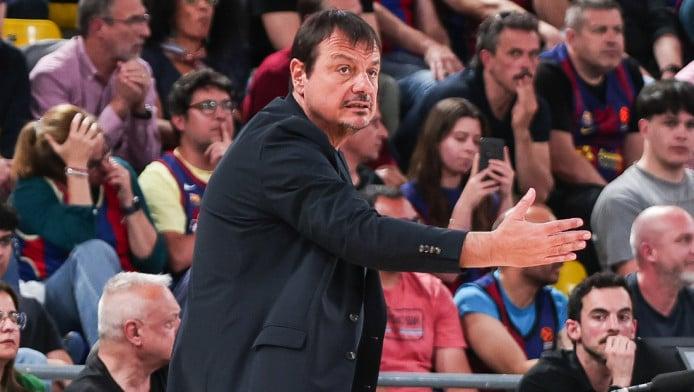 Αταμάν: «Πρωταθλήτρια Βαλένθια με τέτοια διαιτησία»! Δεν απάντησε αν φεύγει