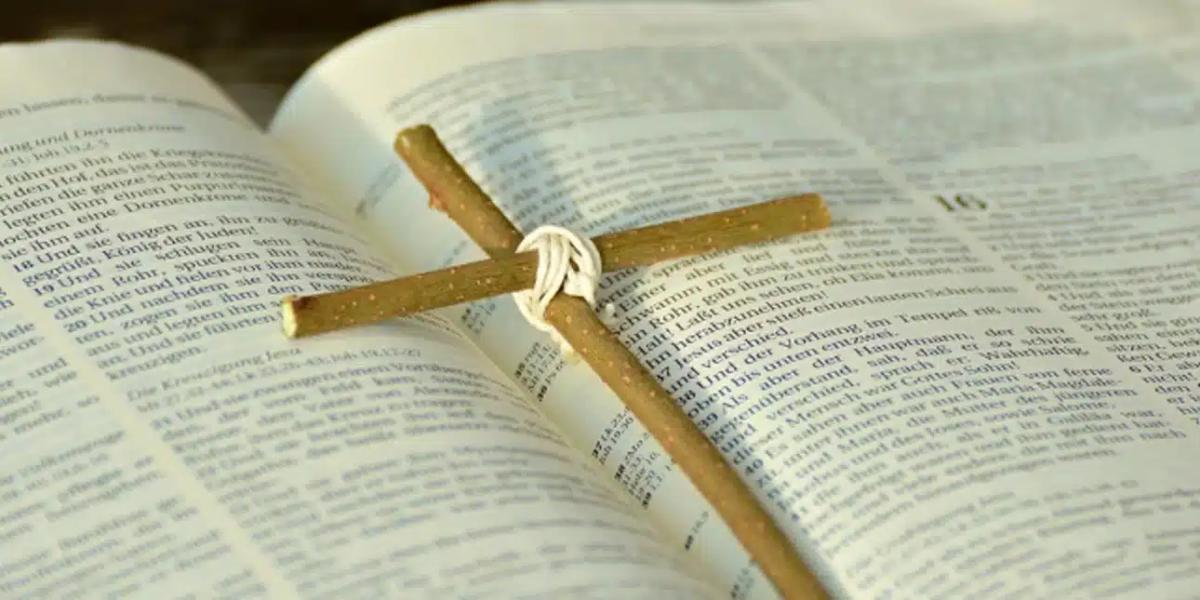 Για αυτούς που φοράνε Σταυρό στο λαιμό 4 bible 7.jpg