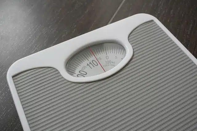 weighing scale 7053082 640