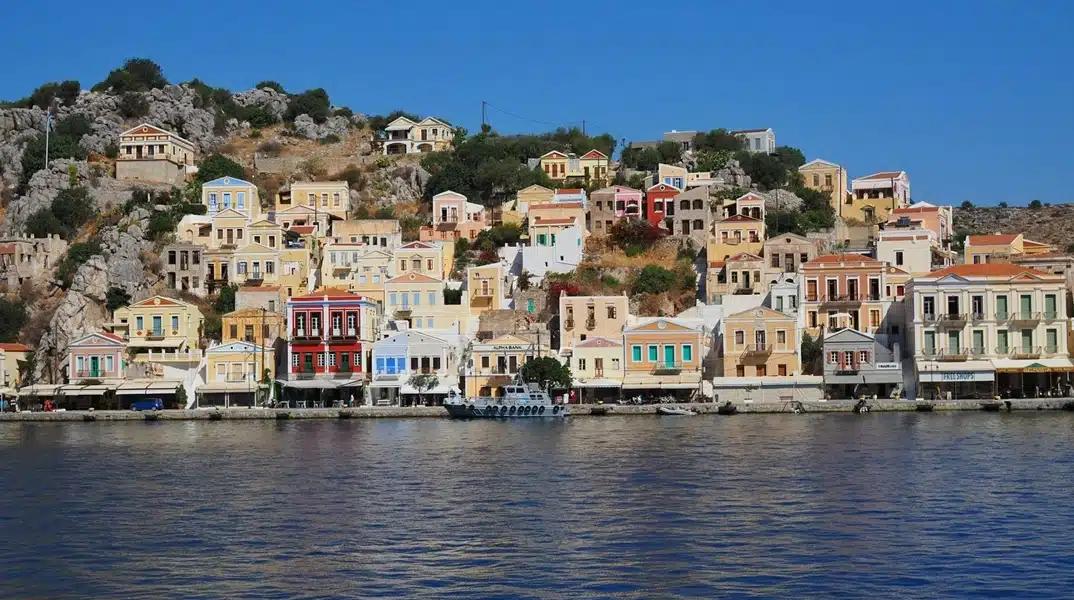 Θρίλερ στη Σύμη: Ανατροπή με την 13χρονη κατηγορούμενη για απόπειρα δολοφονία της μητέρας της 2