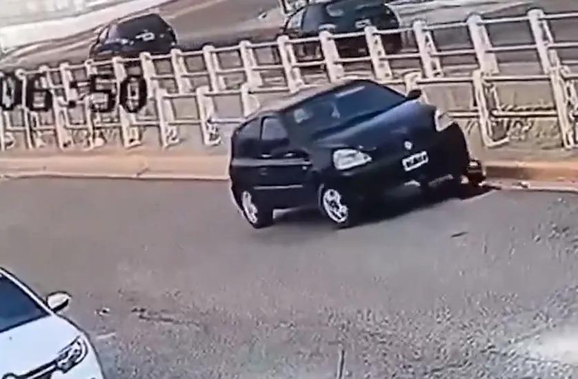 Σοκαριστικό βίντεο: Γυναίκα παρασύρθηκε και καταπλακώθηκε από το ίδιο της το αυτοκίνητο 3 a73876f7 c001 41c2 aa21 2eb78b5a8151