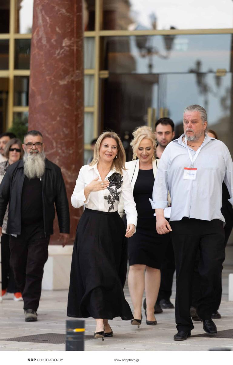 Οι 4 σωματοφύλακες της Μαρίας Καρυστιανού και οι εικόνες που παρέπεμπαν σε άλλη εποχή 1 1 62 scaled