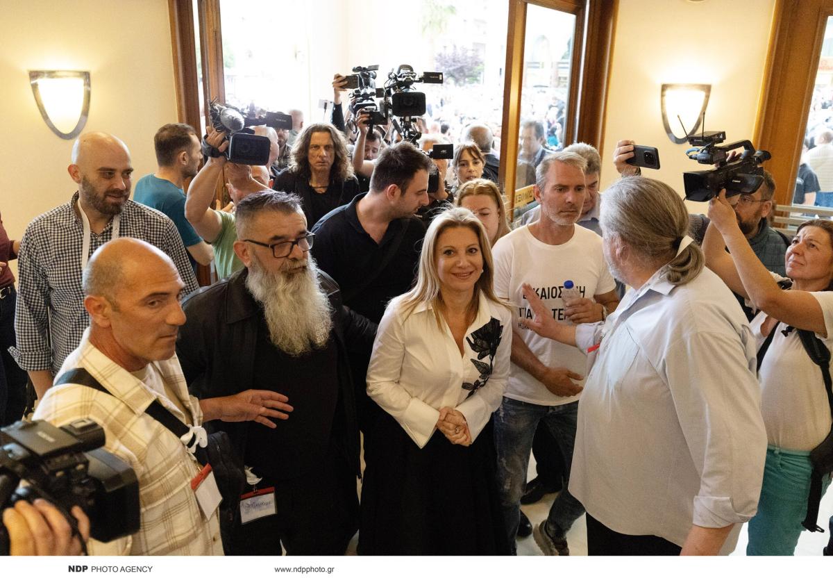 Οι 4 σωματοφύλακες της Μαρίας Καρυστιανού και οι εικόνες που παρέπεμπαν σε άλλη εποχή 3 3 21 scaled