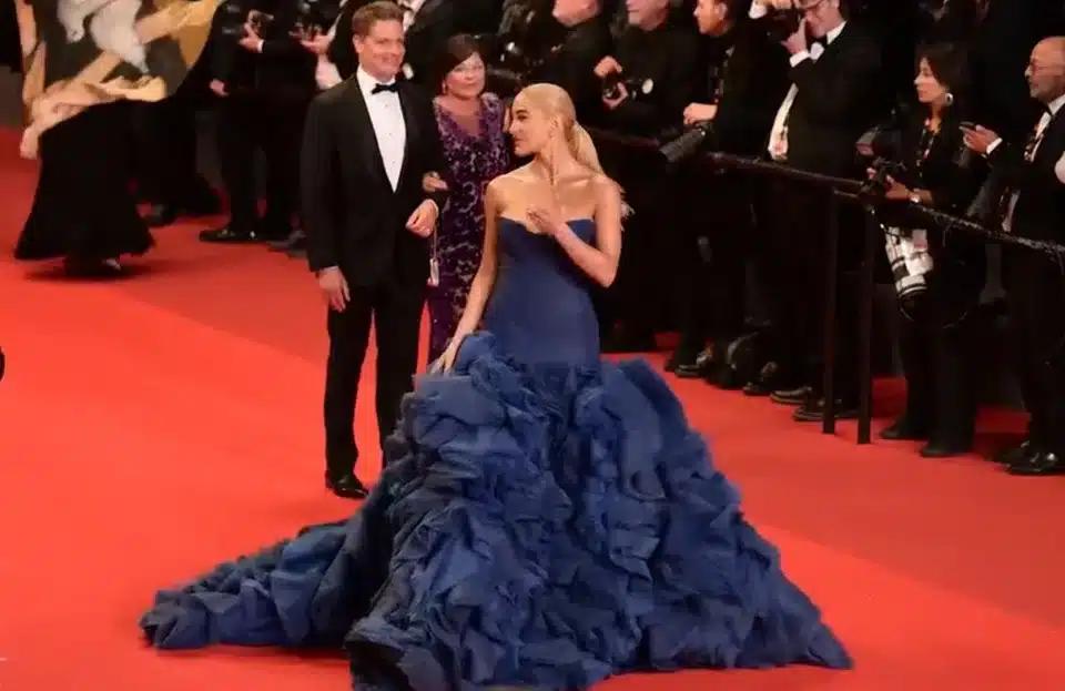 ioanna touni kokkino xali cannes.jpg