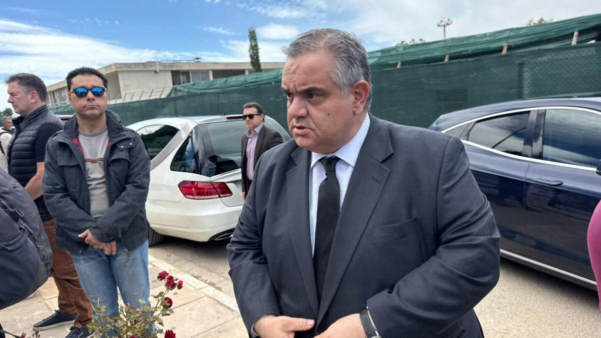 Κηδεία Γωγώς Μαστροκώστα: Τελευταίο αντίο στη δυνατή αυτή γυναίκα στο Ελληνικό 16 Σπανάκης