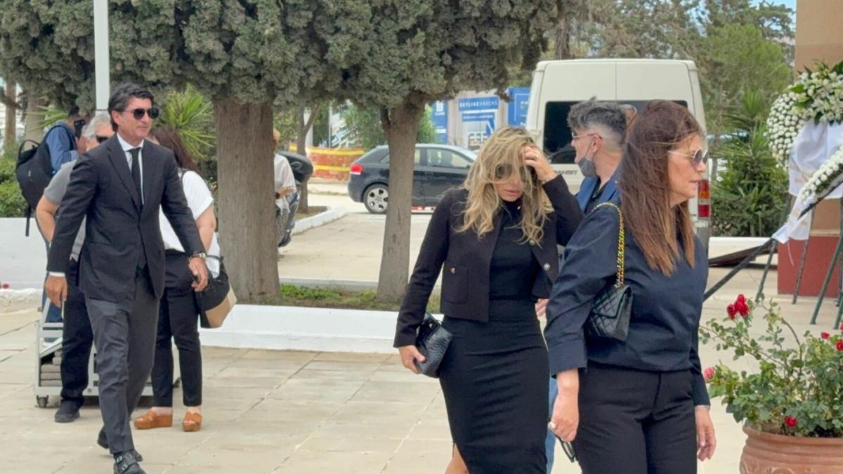 Κηδεία Γωγώς Μαστροκώστα: Τελευταίο αντίο στη δυνατή αυτή γυναίκα στο Ελληνικό 22 Ελένη Πετρουλάκη, Ίλια Ίβιτς