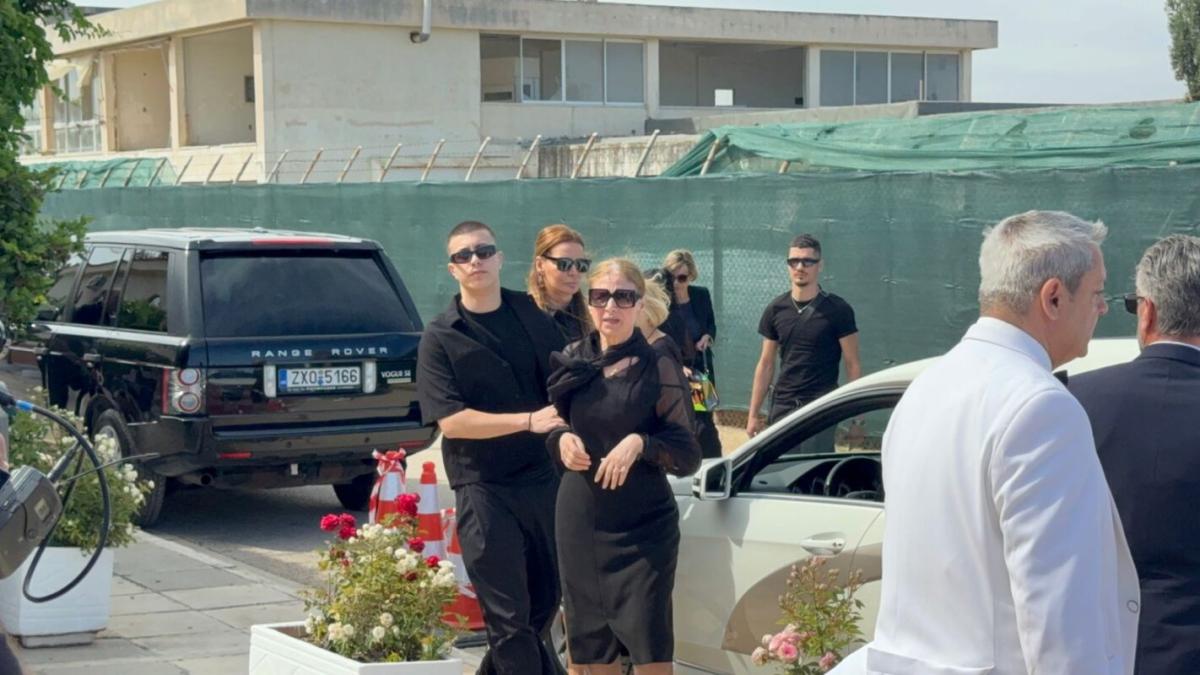 Κηδεία Γωγώς Μαστροκώστα: Τελευταίο αντίο στη δυνατή αυτή γυναίκα στο Ελληνικό 28 mastrokosta e