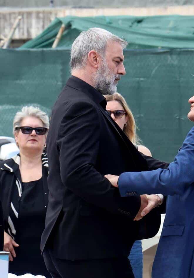 Σπαρακτικός ο επικήδειος του Τραϊανού Δέλλα: «Πάλι εσένα θα ερωτευόμουν» 1 6a16b5ac3581d