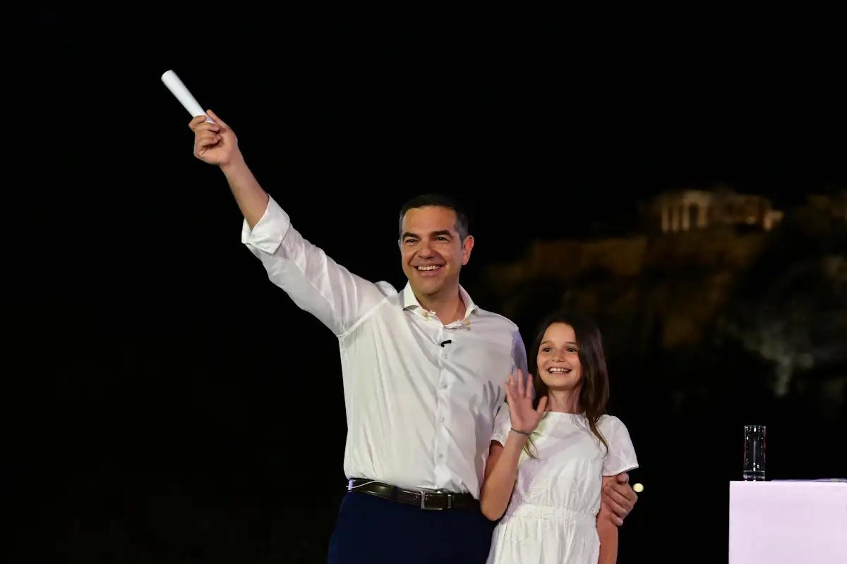 Οι 3 στιγμές που ο Αλέξης Τσίπρας αντέγραψε τον Ανδρέα Παπανδρέου – Από τη μικρή Αννούλα του 1985 στην Ήρα του 2026 2 alexis tsipras hra 27052026