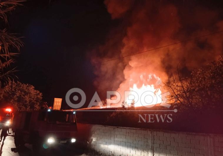 Μεγάλη φωτιά σε επιχείρηση κατασκευής φερέτρων στη Καλαμάτα 2 dsfsdfsdfsdfsdfsdfsffsf