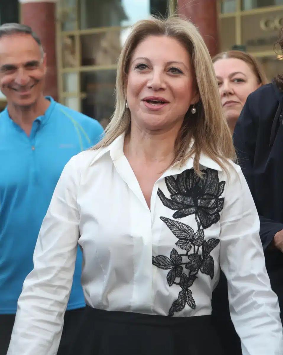 «Το φόρεμα με το μαύρο τριαντάφυλλο το διάλεξε η Μάρθι»: Η καθηλωτική ανάρτηση του Βασίλη Ζούλια για συμπτώσεις που τρομάζουν 1 karyst f.jpg