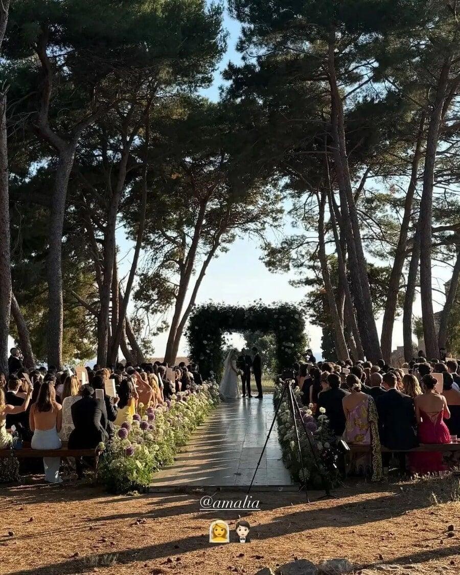 Η πιο όμορφη μέρα της ζωής της: Το τρυφερό φιλί της Αμαλίας Κωστοπούλου στον Τζέικ Μέντγουελ στον γαμήλιο χορό 3 gamos amalia jake medwell 1 73b09