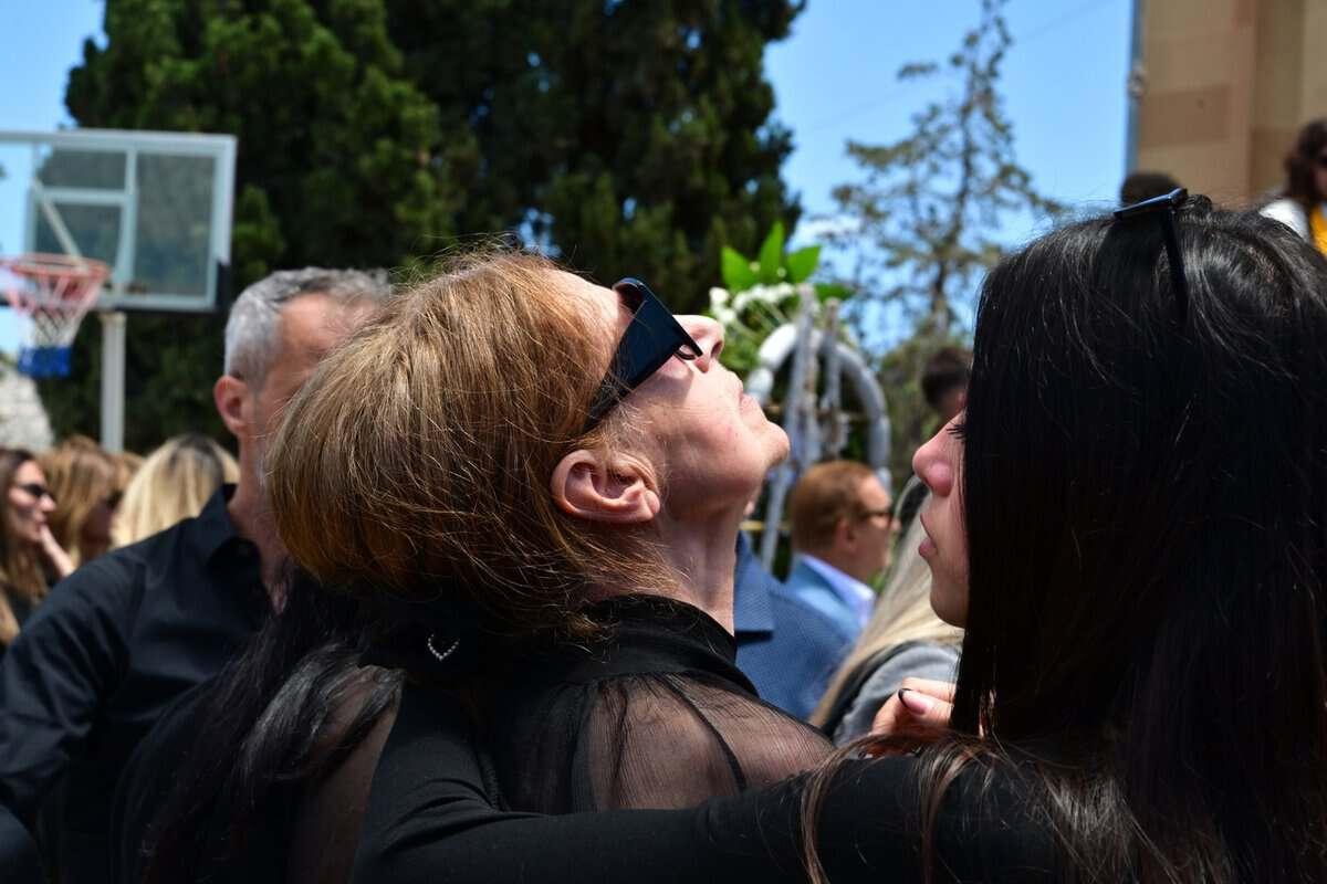 Σπυριδούλα Μαστροκώστα: Όλη τη μέρα στο νεκροταφείο πέρασε το χρυσό ψυχοσάββατο η μητέρα της Γωγώς - Τα σπαρακτικά λόγια πάνω από το μνήμα 5 1 461